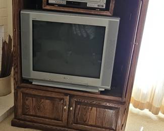 Vintage Oak Entertainment Center with Sony Trinitron CRT Television