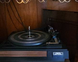 Realistic LAB-44 Turntable