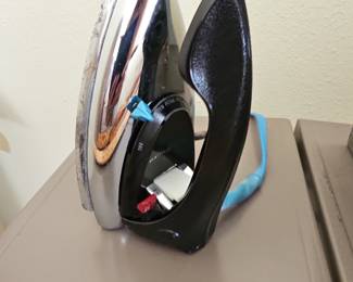 Vintage General Electric "Dual-Automatic" Steam and Dry Iron