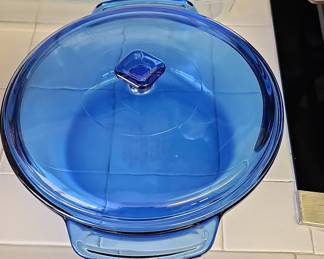 Pyrex Casserole Dish with Lid