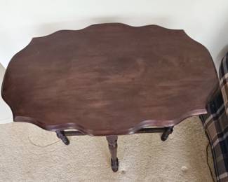 Antique Scalloped Pedestal Side Table with Turned Legs