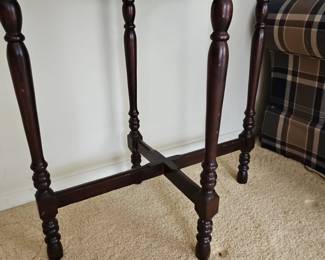 Antique Scalloped Pedestal Side Table with Turned Legs