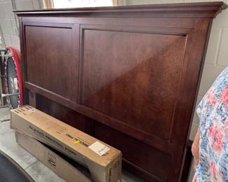 King size head and foot board with rails