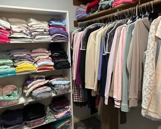 So many cclothes, mostly modern all are as-new , they look like they were never worn ere never warn. 