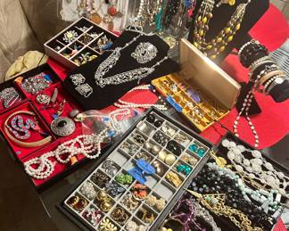 vintage Costume / Rhinestone Jewelry