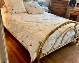 Queen Comforter, 2 pillow shams & matching French pillow $50