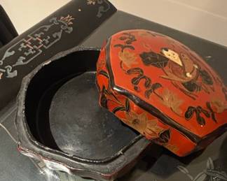 Chinese Lacquerware Box with Figural Decoration