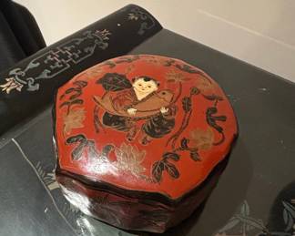 Chinese Lacquerware Box with Figural Decoration