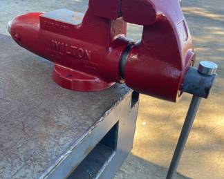 Large wilton bullet vise
