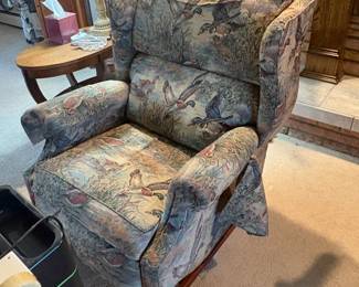 . . . accent duck wing chair