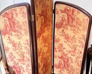 Three section vintage screen