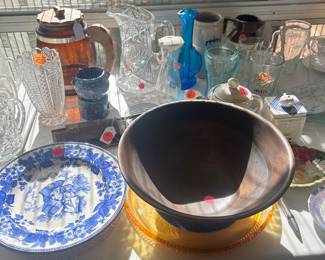 vintage plates, mugs & wood bowl