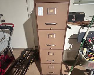 4 drawer metal file cabinet