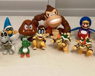 MMC002 Super Mario Bros. Vinyl Figures