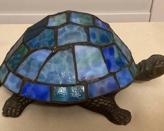 MMC082 Tiffany Style Blue Slag Glass Turtle Table Lamp