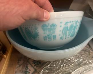 . . . Amish Butter Print Pyrex bowl