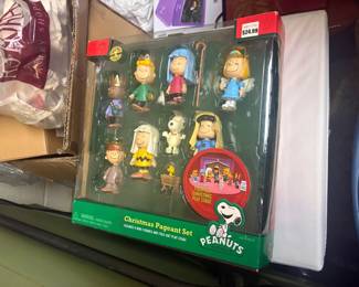 . . . vintage Peanuts nativity