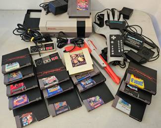Nintendo game console NES with over 10 games & accessories.