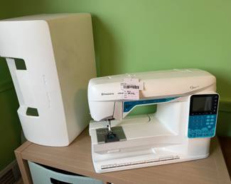 Husqvarna Viking Opal 650