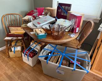 Wood Table w/ Leaf and 4 Chairs 