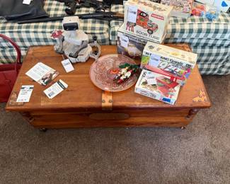 Copper-Accent Cedar Chest 