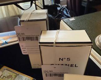 (A) No 5 Chanel Perfume, (B) No 5 Chanel Perfume  