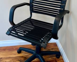 FLAT BUNGEE OFFICE CHAIR LIKE NEW!