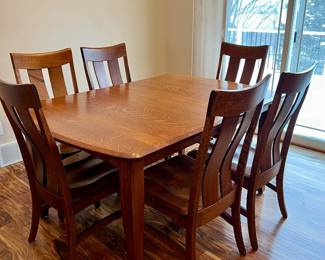 Dining Room Table Extension Table with self storing leaf, ^ curved bent chairs Amish? 