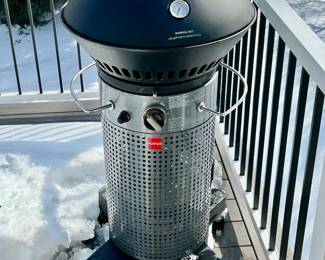 FUEGO ELEMENT PROPANE GAS GRILL (LID DOES HAVE SOME RUST ON BACK SIDE) WITH COVER