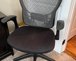 OFFICE CHAIR