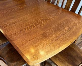 Dining Room Table Extension Table with self storing leaf, ^ curved bent chairs Amish?