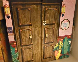 vintage play house, small