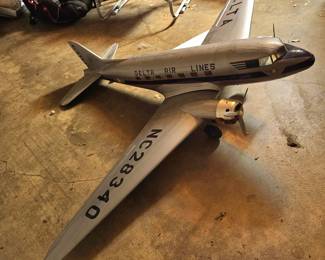 large airplane model, needs to be attached but everything is there