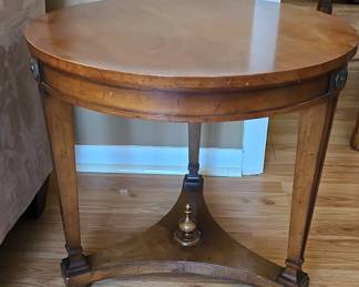 Round Pedestal Side Table