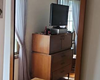 Kroehler Danish Teak Dresser with Mirror second image