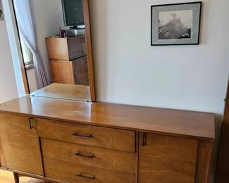 Kroehler Danish Teak Dresser with Mirror