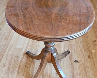 Oval Mahogany Pedestal Table second image