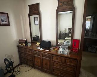 Thomasville Villa Contessa 5Piece Bedroom