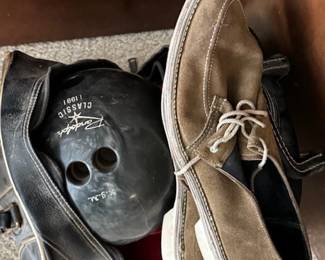 Classic Bowling bag, ball and suede shoes