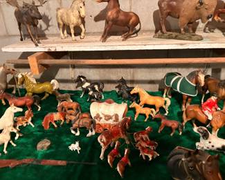 Horse figurines 