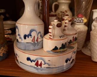 Vinager, salt and pepper, etc. Caddy