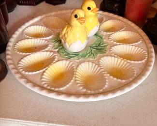 Egg plate w/ salt and pepper shakers