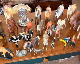 More horse figurines