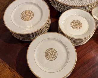 Fitz & Floyd "Gold MAndarin Crest" china set