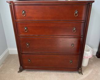 Mahogany chest of drawers