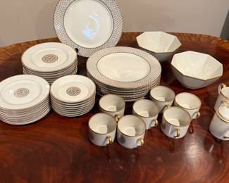Fitz & Floyd "Gold MAndarin Crest" china set