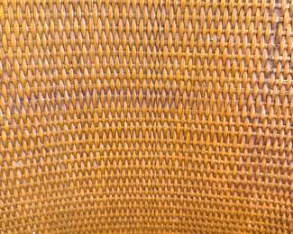 Round table (w/2 leaves) and 4 Chairs