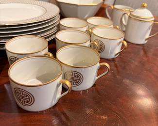 Fitz & Floyd "Gold MAndarin Crest" china set