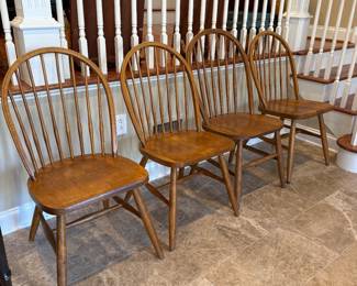 Set of 4 Windsor style side chairs
