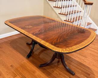 Figured mahogany dining table (w/2 leaves)